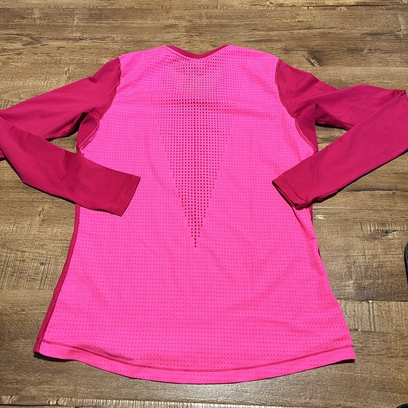 Nike Dri Fit long sleeve pink with thumb holes - Picture 2 of 5
